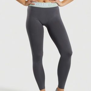 GYMSHARK || Women’s Grey/Light Green Fit Leggings